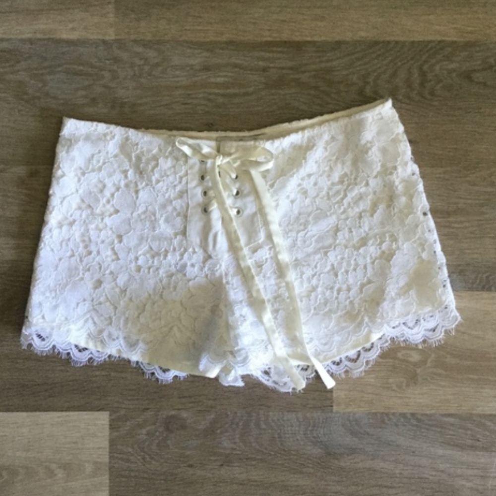 NWOT Alexis Martinique White Lace Up Shorts M